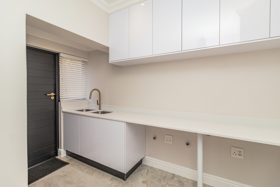 4 Bedroom Property for Sale in Fernridge Western Cape